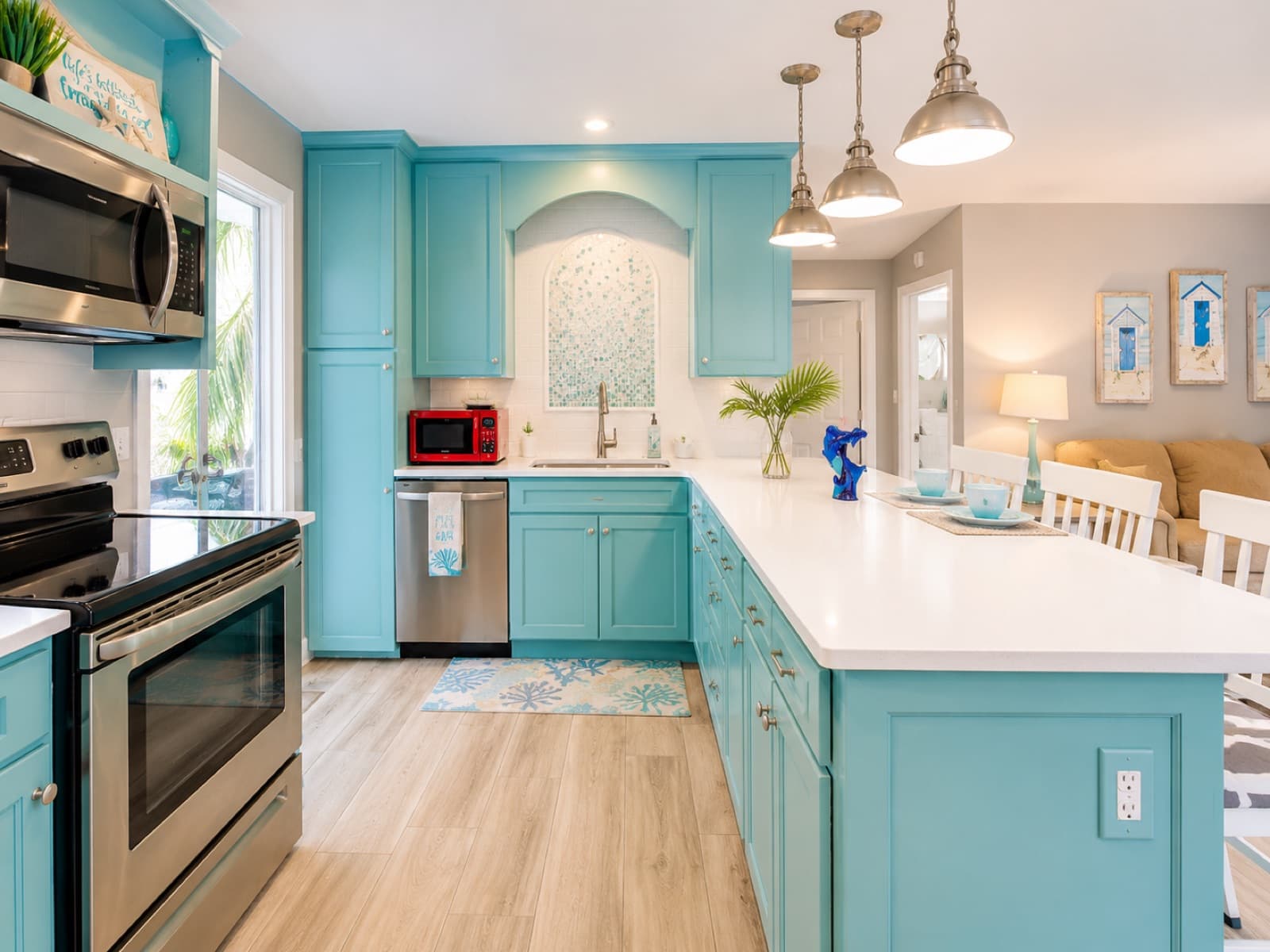 The Sandpiper Cottage coastal kitchen