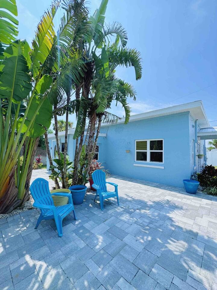 Paradise Bungalow, Walk To Beach, Flagler and more