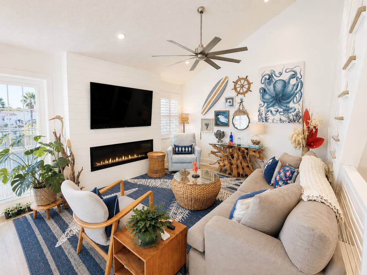 LaLa's Luxury Beach House, Pet Friendly NSB