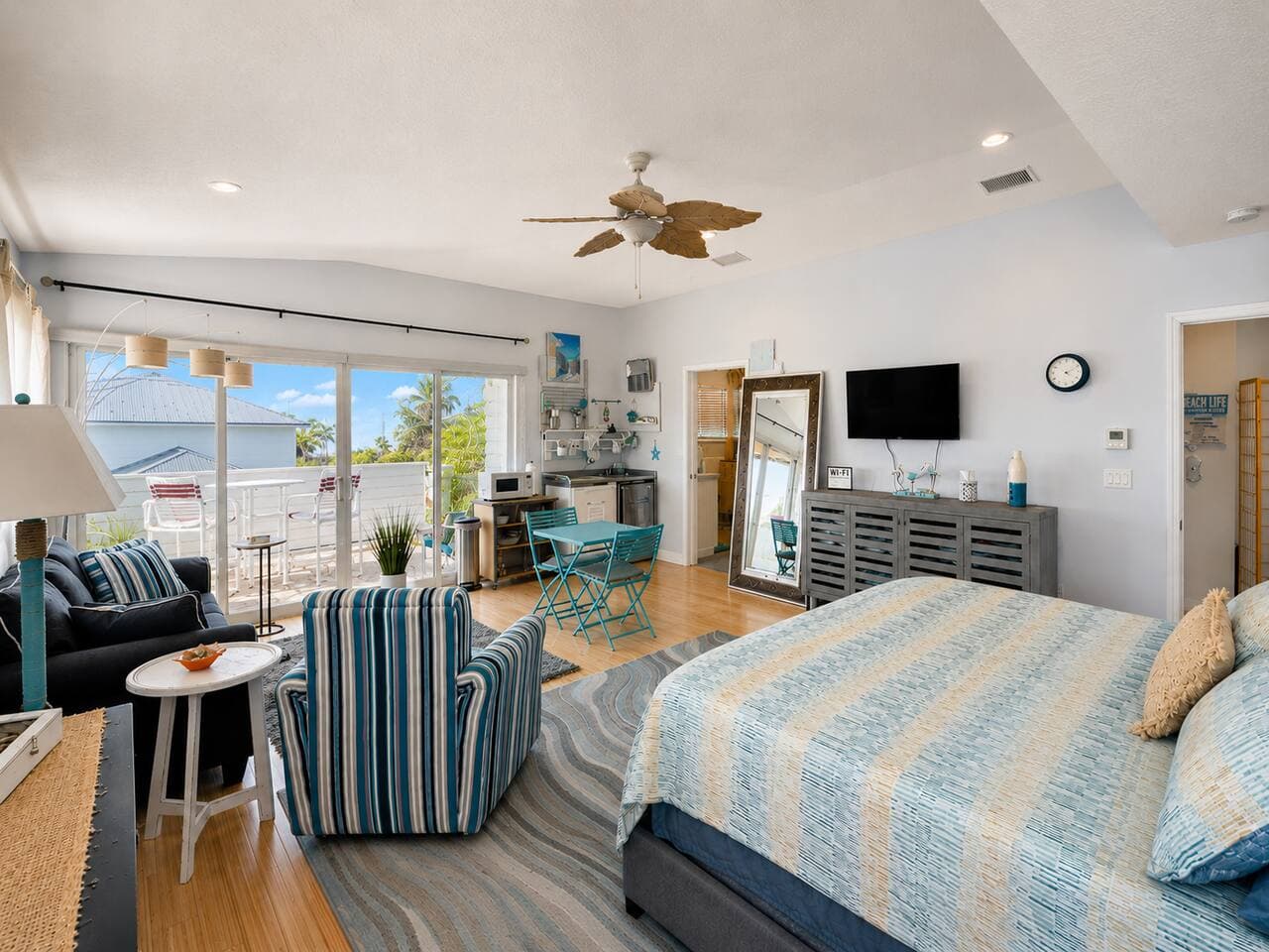 LaLa's Beach House