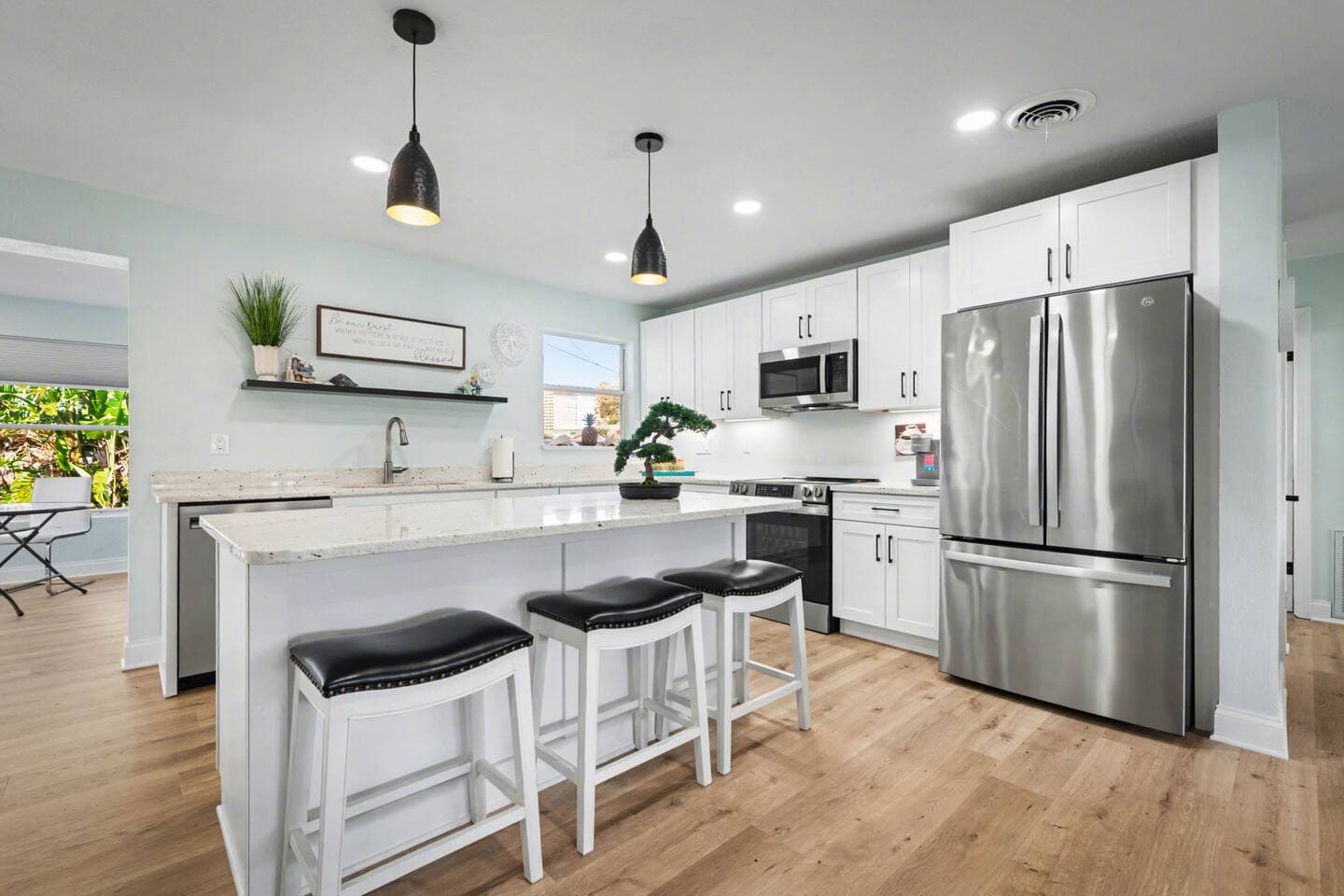 Coral Way Getaway, 3BR Home Walk to Beach